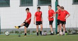 CLJ U-15. Niesamowite mecze na finiszu rozgrywek. Od 0:3 do 3:3 w derbach w Rącznej, dziesięć goli w meczu Sandecji w Kielcach!