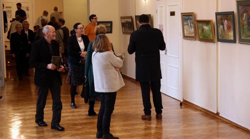 Otwarcie wystawy malarstwa Zenona Aniszewskiego w galerii Centrum Kultury Teatr w Grudziądzu. Zobacz zdjęcia