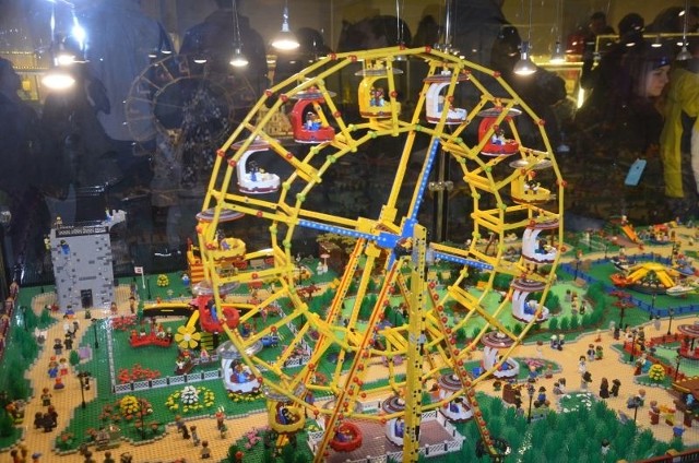 Takie cudeńka z klocków LEGO, można obejrzeć na wystawie na Stadionie Narodowym w Warszawie.
