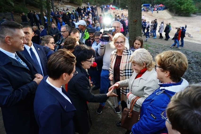 Marszałek Sejmu Elżbieta Witek przyjechała do Rudy (ZDJĘCIA)