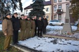 Ludzie lewicy ze Starachowic uczcili rocznicę wyzwolenia miasta. Były kwiaty i znicze