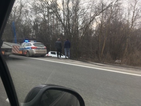 Wypadek w Podwarpiu: Samochód wpadł do rowu na DK1 ZDJĘCIA