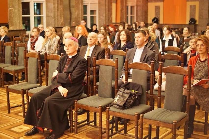 Finał II Wojewódzkiego Konkursu Literackiego "Piękno Stworzenia. Człowiek i wartości w twórczości świętego Jana Pawła II". Oto laureaci