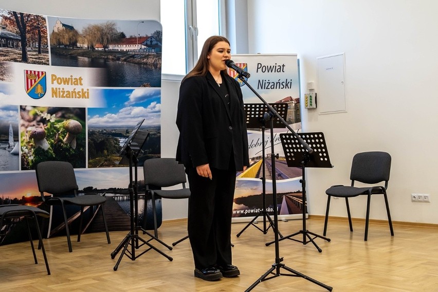 Działacze kultury z powiatu niżańskiego docenieni. Sprawdź, kto został wyróżniony. Zobacz zdjęcia