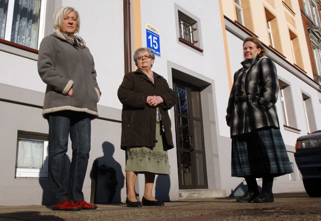 Problemy z uporządkowaniem stanu prawnego wynikały z zaszłości, kiedy lokale w kamienicach były sprzedawane na zasadach z lat 70. - 80.