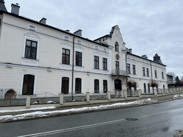 Obrończyni oskarżonego wójta gminy Gnojnik wystąpiła o wyłączenie z orzekania w sprawie jej klienta wszystkich sędziów brzeskiego sądu