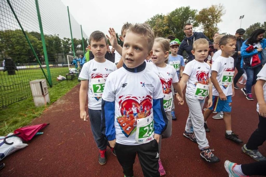 Kraków. 4. PKO Bieg Charytatywny: Wybiegali 2469 obiadów dla dzieci [ZDJĘCIA]