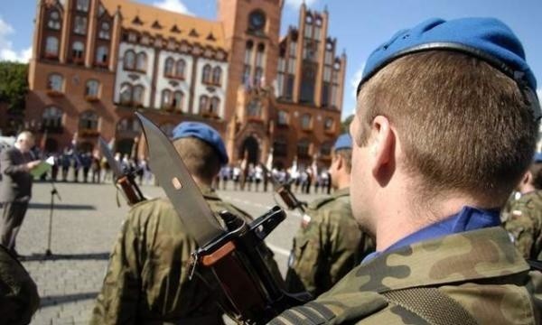 Uroczystości z okazji wybuchu II wojny w sobotę na placu Zwycięstwa.