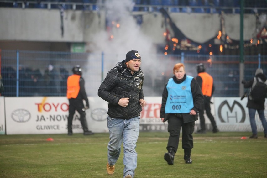 Zadyma na meczu Piast Gliwice - Górnik Zabrze