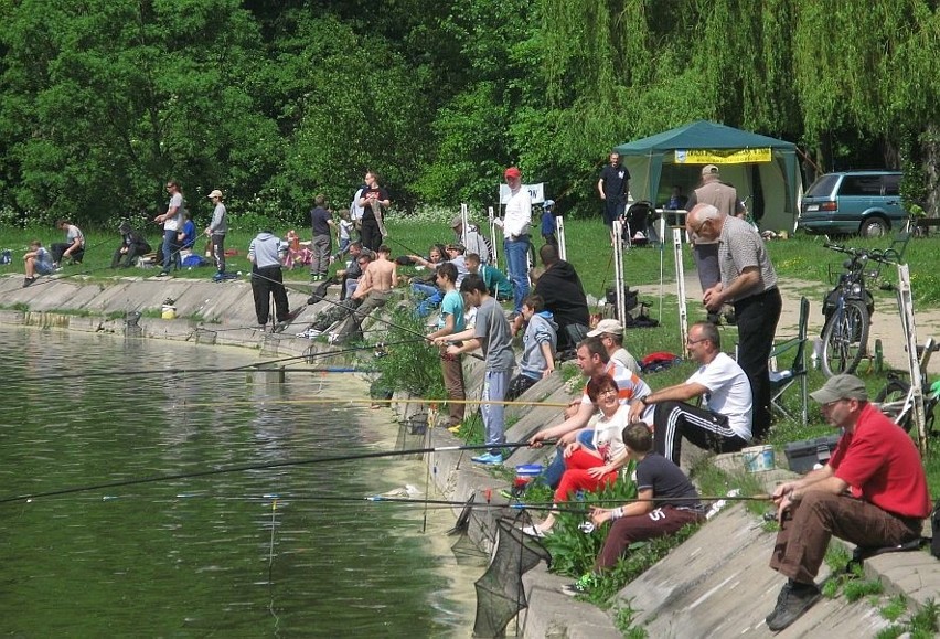 Mistrzostwa odbyły się na brzegu Małego Jeziora Żnińskiego.
