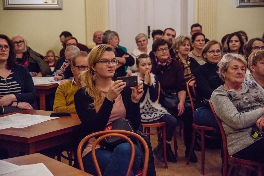 Wieliczka. Wspólnie kolędowali z chórem Towarzystwa Śpiewaczego Lutnia w Centrum Kultury i Turystyki [ZDJĘCIA]