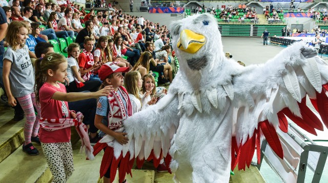 Około 3 tysięcy kibiców zgromadzonych w bydgoskiej Łuczniczce dopingowało reprezentację polskich siatkarek, która pokonała Argentynę 3:0 w pierwszym meczu czwartego turnieju Ligi Narodów Kobiet