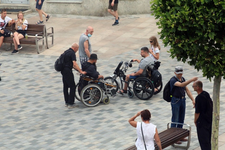 Ulubiona rozrywka lublinian? Przechadzka po lubelskim deptaku i Starym Mieście! Zobacz fotorelację z wakacyjnego spaceru     