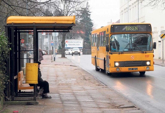 Od 1 marca autobusy nr 8 i 11 nie zatrzymują się już na przystanku vis a vis pogotowia. Została tylko „szóstka”