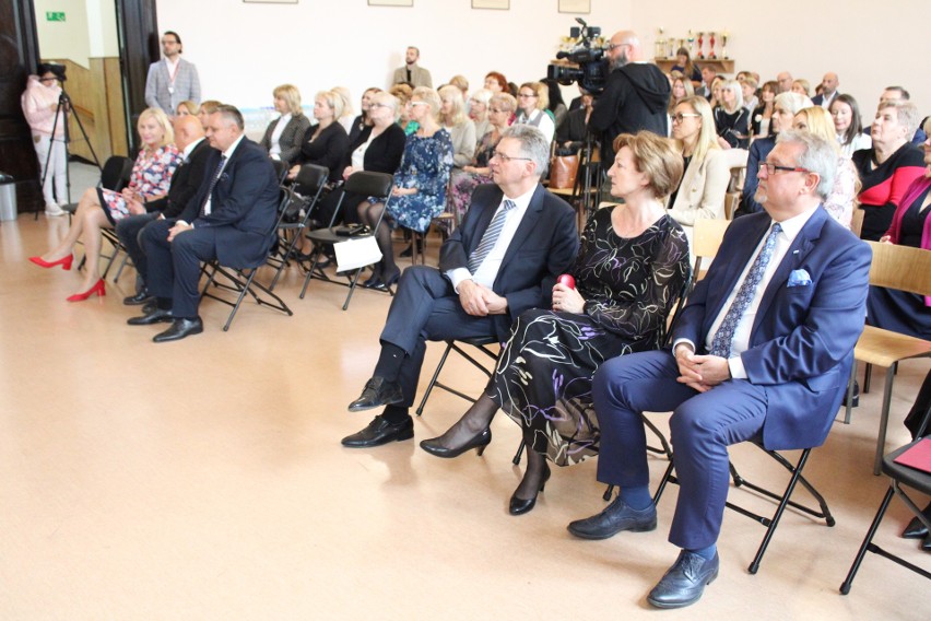 Święto pracowników oświaty w Koszalinie. Nauczyciele otrzymali nagrody prezydenta [ZDJĘCIA]