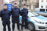 Mężczyzna nie dawał żadnych znaków życia. Policjanci z Inowrocławia uratowali go