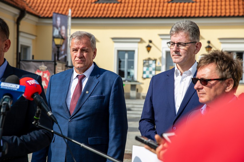 Dwaj kandydaci na senatorów opozycji w Podlaskiem: starosta...
