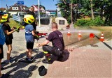 Słoneczne wakacje z OSP Tuchomie. Zabawa gaśnicza