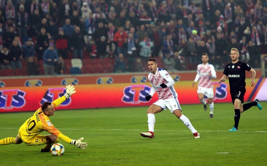 18 bramek - Igor Angulo (Górnik Zabrze)...