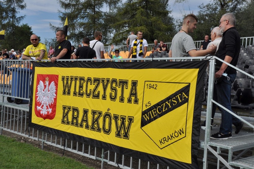 Wieczysta Kraków coraz popularniejsza. Klub z klasy okręgowej znany jest w Polsce. "To ukryty skarbczyk" 