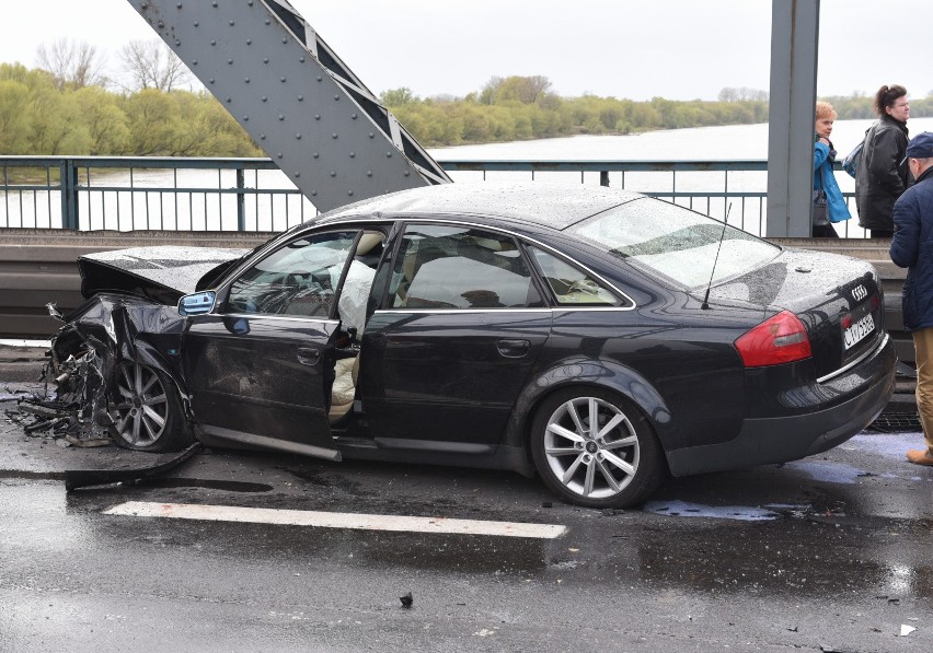 Wypadek na moście w Toruniu