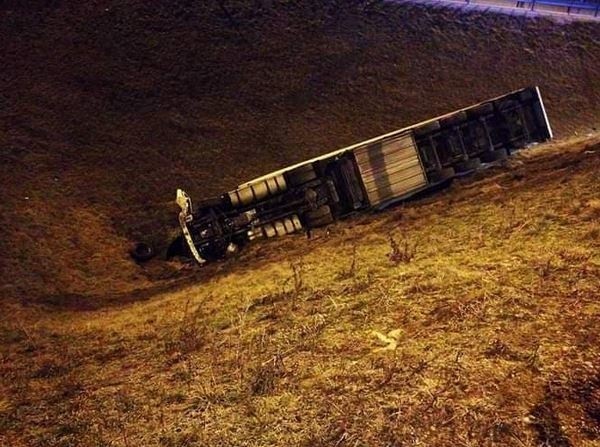 Do groźnego wypadku doszło w środku nocy na S14 (w rejonie...