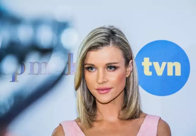 Jedna z najpopularniejszych na świecie polskich modelek, która w naszym kraju zasłynęła szczególnie z bycia jurorką w programie TOP MODEL zaskoczyła fanów! Joanna Krupa połączyła siły z zespołem Łobuzy w nowym utworze. Czy "Dżoana" zostanie wakacyjnym hitem?