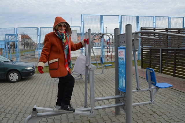 Marta Byczkowicz, emerytka, chwali stadion jako miejsce dobre na spacer i... ćwiczenia