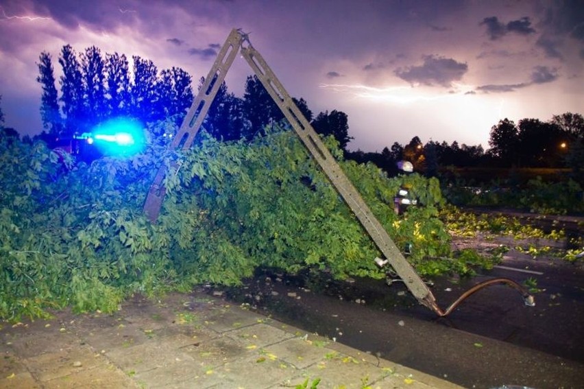 Gdzie jest burza. Radar burzowy online. Burza na żywo. Burza...