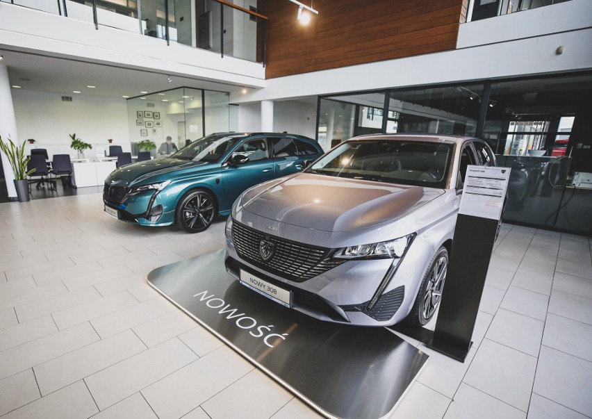 Grupa MM CARS otworzyła nowy salon samochodowy marki Peugeot na Trzech Stawach w Katowicach