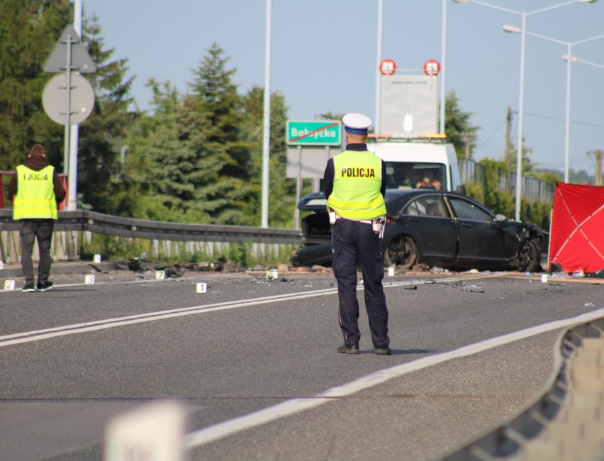 W wypadku pod Ostrowcem zginęło pięć osób, kierowca...
