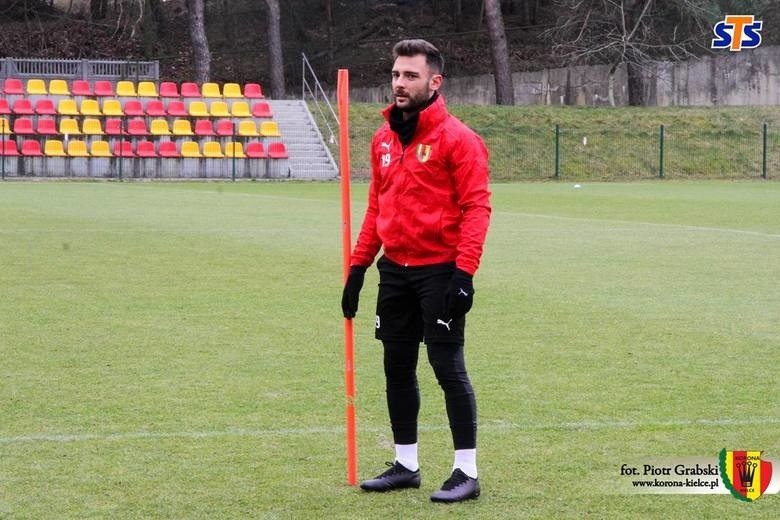 Piłkarze Korony Kielce od 4 maja będą trenować na boiskach, w grupach do 6 osób. Prezes Krzysztof Zając chce dokładnych rozporządzeń 