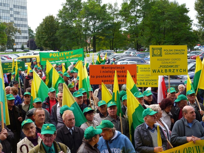 Manifestacja działkowców we Wrocławiu (ZDJĘCIA)