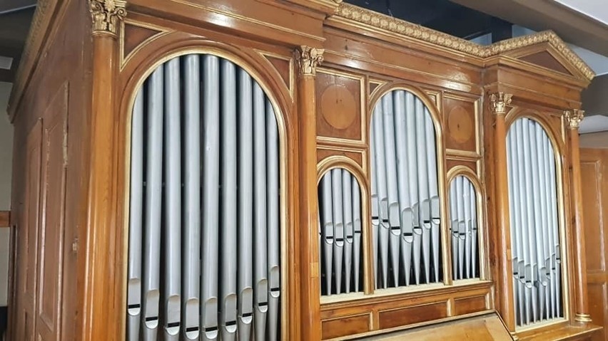 Szafa organowa w miasteckim kościele.