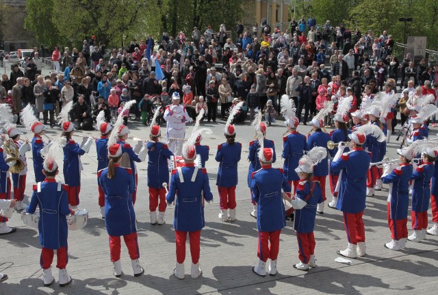 Kilkuset radomian, wraz z Młodzieżową Orkiestrą Detą Grandioso, odśpiewało w Radomiu hymn Europy „Odę do Radości”.