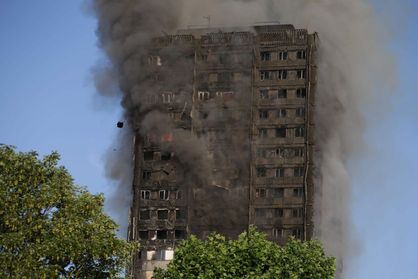 Wielka Brytania: Pożar wieżowca Grenfell Tower w Londynie, ofiary śmiertelne [ZDJĘCIA] [WIDEO]