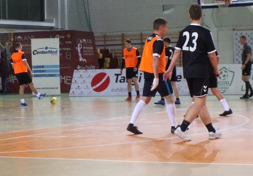 Ciekawe mecze w Świętokrzyskiej Lidze Futsalu. Odbyła się pierwsza kolejka [ZDJĘCIA]