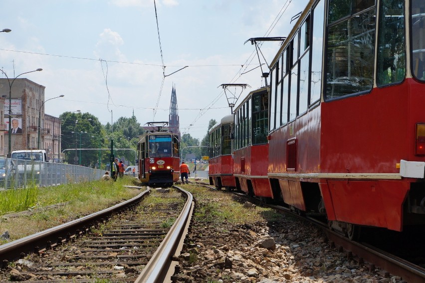 Wykolejony tramwaj 27 Sosnowiec Pogoń