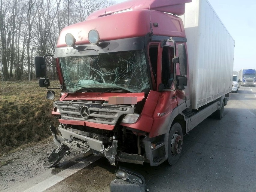 Wypadek dwóch ciężarówek na autostradzie A4 pod Wrocławiem