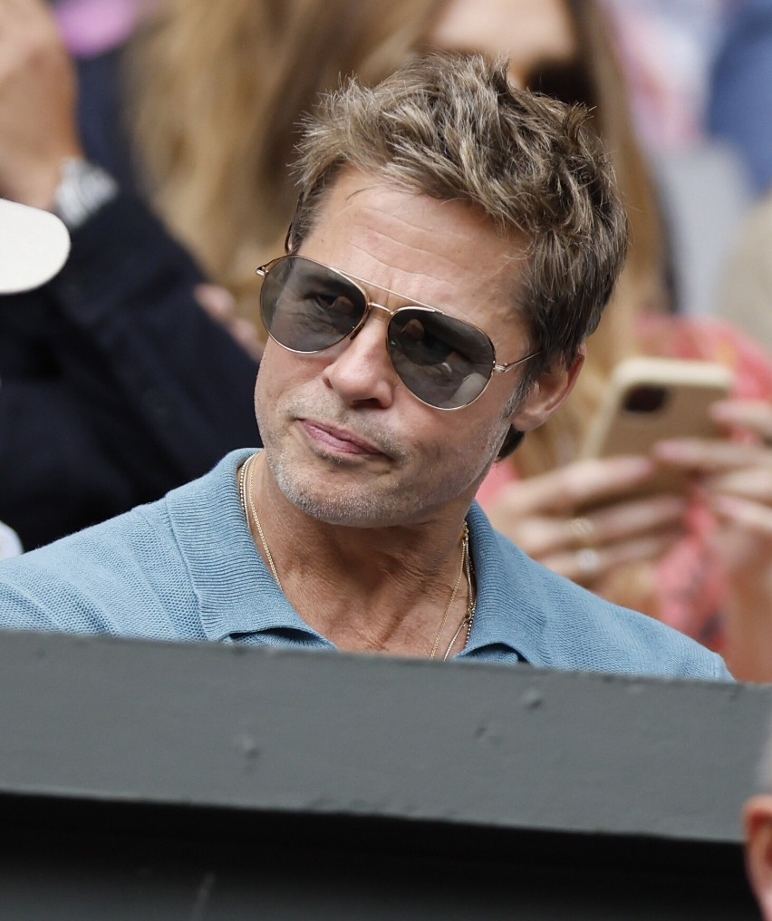 59-letni Brad Pitt zachwyca na nowych zdjęciach. Tylko jeden obszar zdradza jego wiek