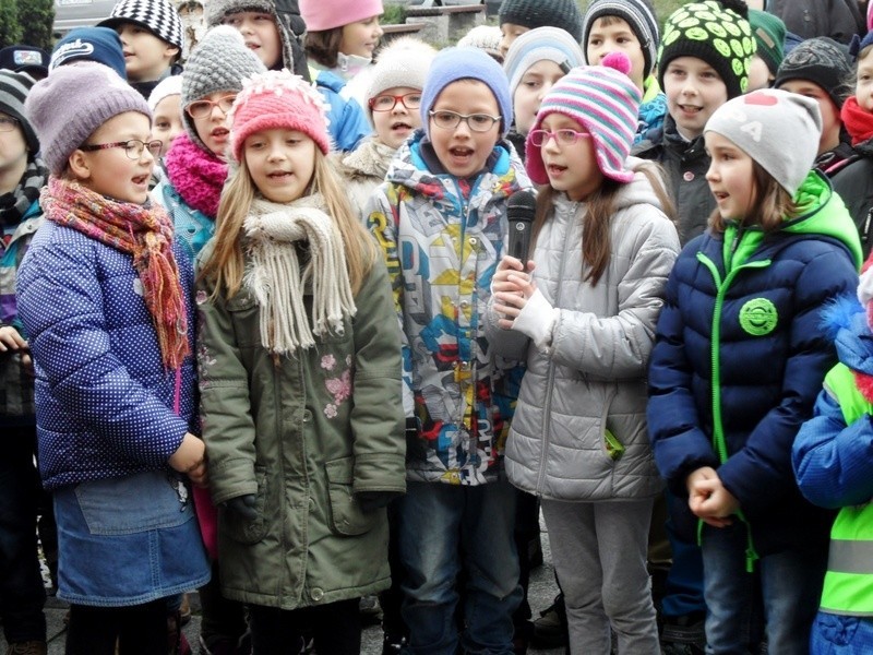 Święty Mikołaj spotkał się z dziećmi z częstochowskich szkół...