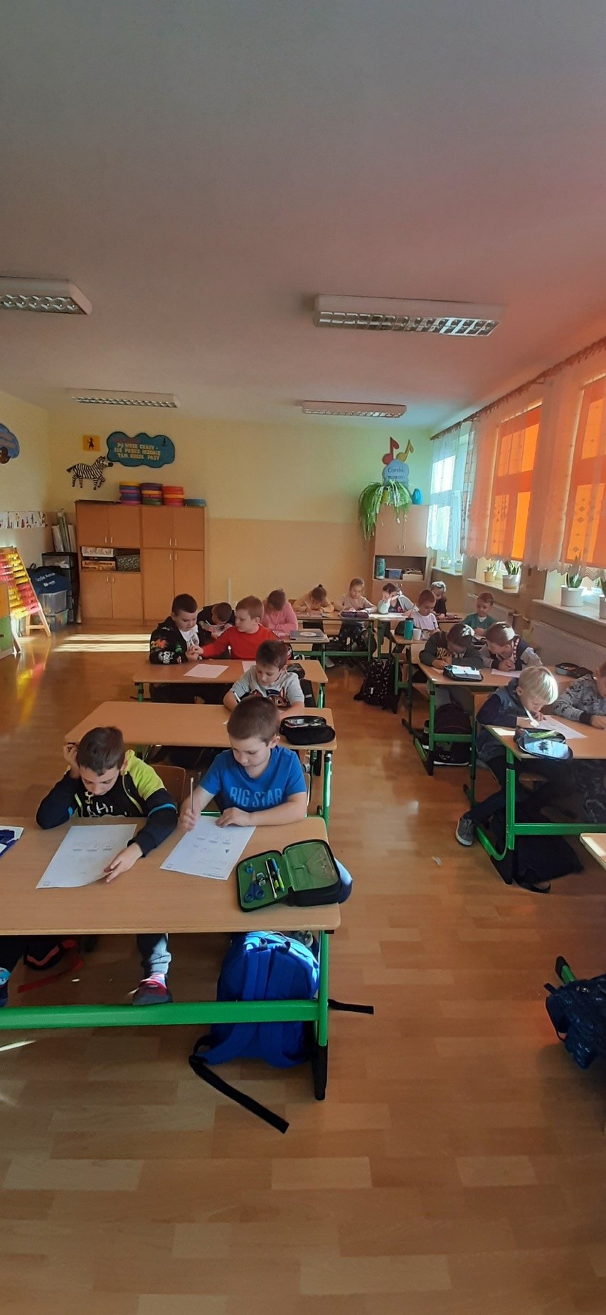 Ciekawe lekcje ekonomii w szkole w Iwaniskach i Jastrzębskiej Woli. Zobacz zdjęcia