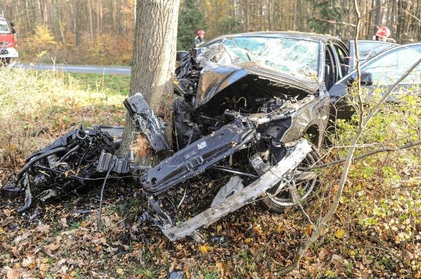 Kierowca BMW trafił do szpitala po groźnym wypadku pod...