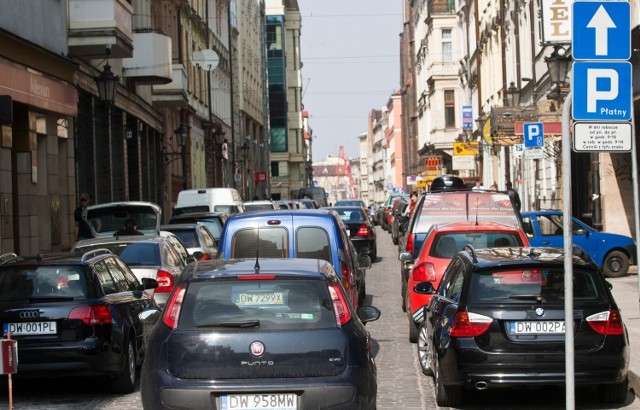 Czy parkingi we Wrocławiu będą płatne także w weekendy? Decyzja na razie nie zapadła