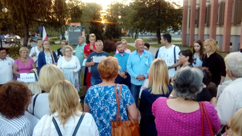 Myszków: demonstracja w obronie Sądu Najwyższego ZDJĘCIA