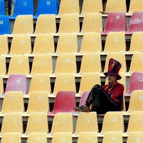 Fiasko przenosin grodziskiej drużyny do Szczecina oznacza, że Pogoń zagra w zreformowanej drugiej lidze. Mecze z kiepskimi rywalami nie przyciągną na stadion oszałamiającej liczby widzów.