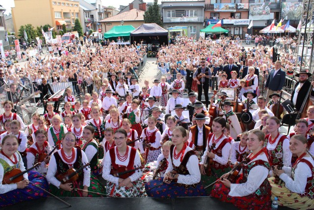Mała Armia Janosika rozpoczęła XX Jubileuszowy Międzynarodowy Festiwal Orkiestr Wojskowych i Dętych w Skale