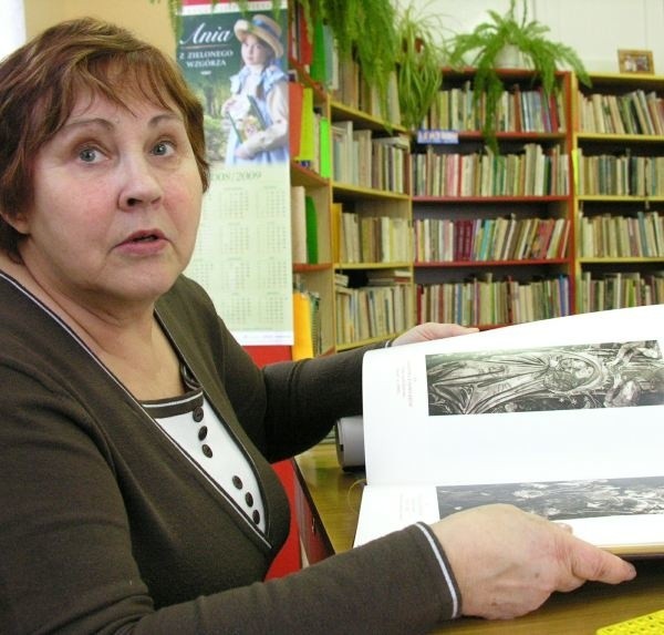 Komputery obok książek? Bibliotekarki Haliny Buczek nie trzeba do tego przekonywać.