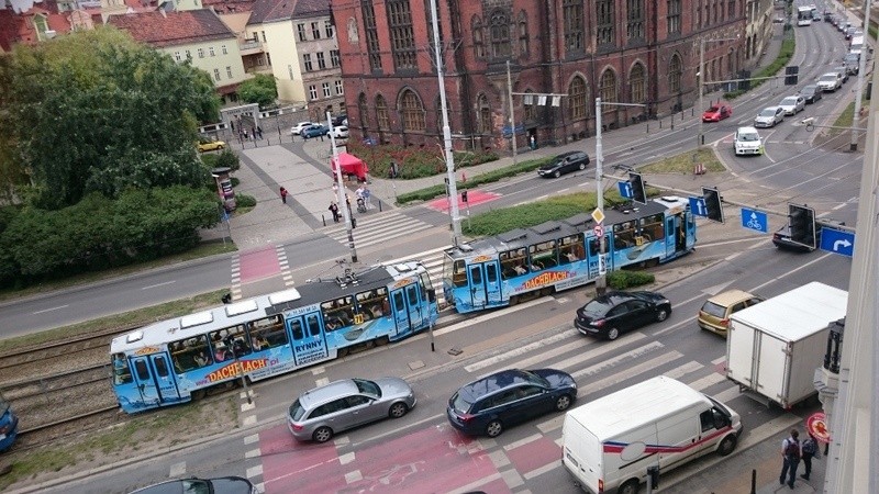 Awaria tramwaju na Kazimierza Wielkiego. Zablokował torowisko