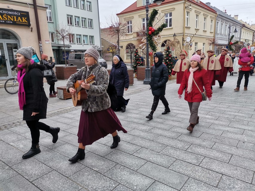 Procesja z Sanktuarium św. Józefa do Sanktuarium Matki Bożej...